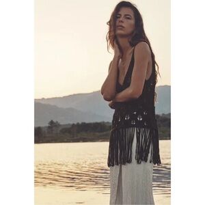 Zara Fringe Knit Top / Cover-Up size medium EUC